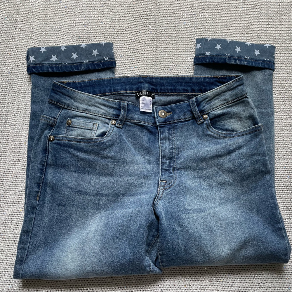 Venus capris, never worn!!